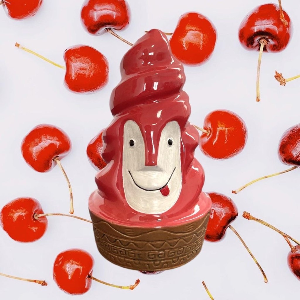Siwrly Bob Mug in Cherry Flavor