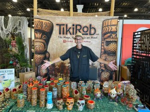TikiRob Vending At Tiki Oasis